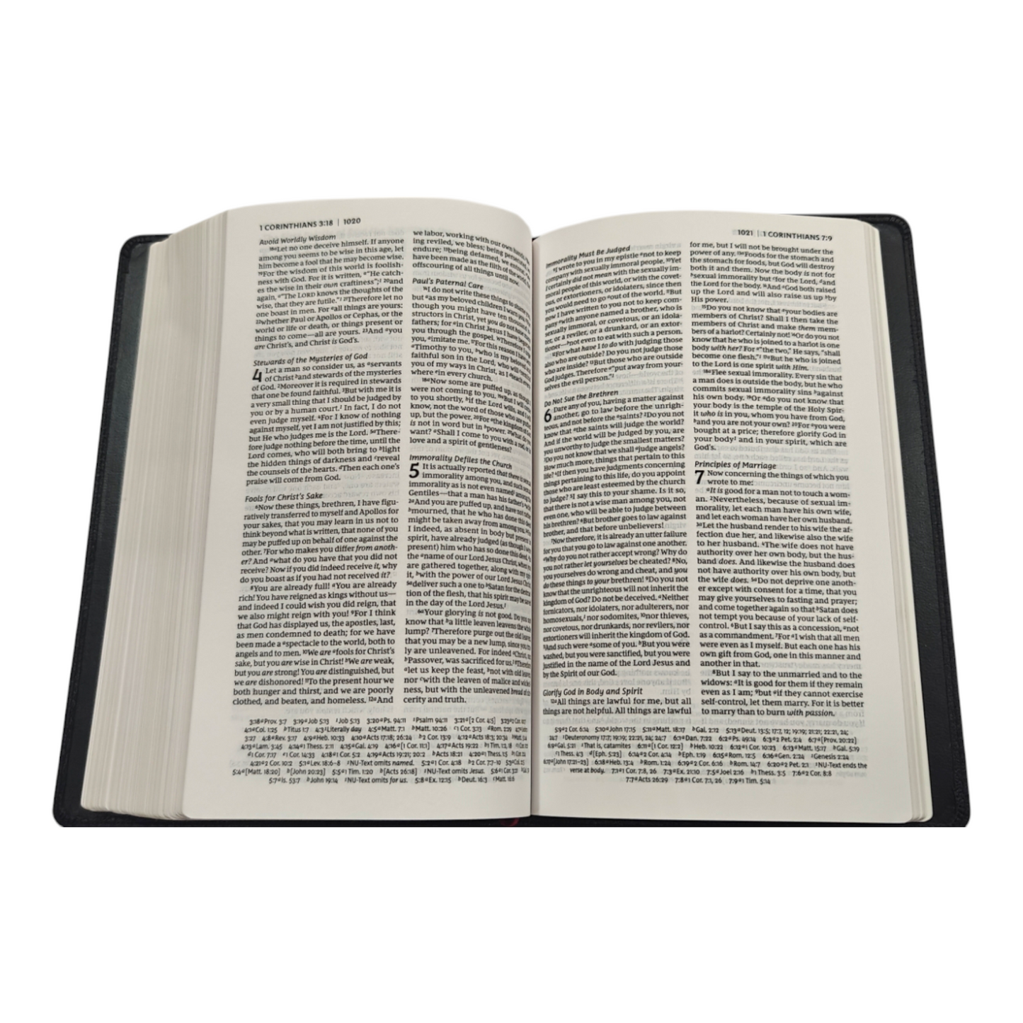 NKJV, Deluxe Thinline Reference Bible, Genuine Leather, Black, Red Letter, Comfort Print | Study Bible, Reference Bible | Holy Bible