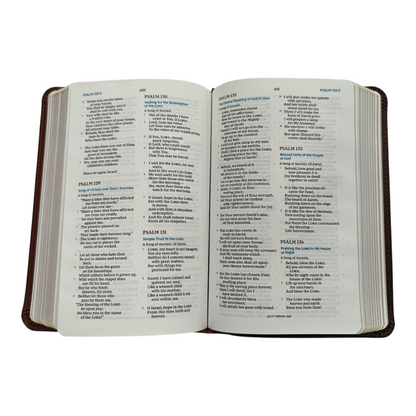 NKJV Compact Bible, Maclaren Series, Leathersoft, Comfort Print (Hand-Sized Travel Bible) | English Bible, Holy Bible