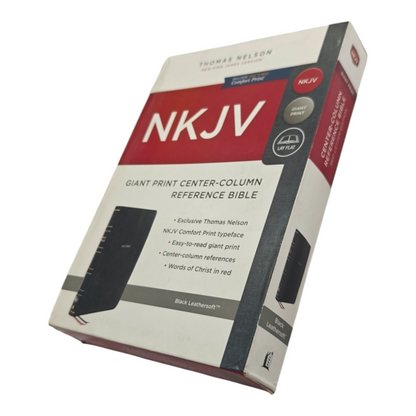 NKJV, Reference Bible, Center-Column Giant Print, Leathersoft, Black, Red Letter Edition, Thumb Indexed, Comfort Print: Holy Bible, New King James