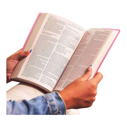 NKJV Gift and Award Bible, Red Letter, Comfort Print, Presentation Page, Dictionary-Concordance & Full-Color Maps (New King James Version) | Bible