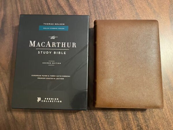 ESV MacArthur Study Bible 877858