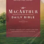 NKJV The MacArthur Daily Bible, 2nd Edition: Hardbound Personal Size