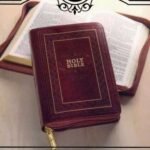 KJV Large Print Compact Bible, Brown Leather-Soft Cover with Zipper Closure (ISBN: 9781642728651)