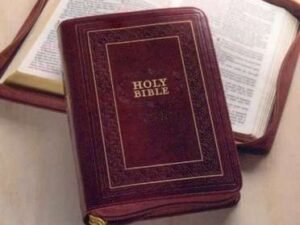KJV Large Print Compact Bible, Brown Leather-Soft Cover with Zipper Closure (ISBN: 9781642728651)