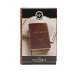 KJV Holy Bible, Giant Print Standard Size Faux Leather Red Letter Edition - Ribbon Marker, King James Version, Saddle Tan (KJV Standard GP Editions)