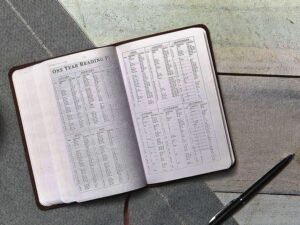 KJV Compact Value Thinline Bible, Purple Leathersoft Cover, ISBN 9780785225850