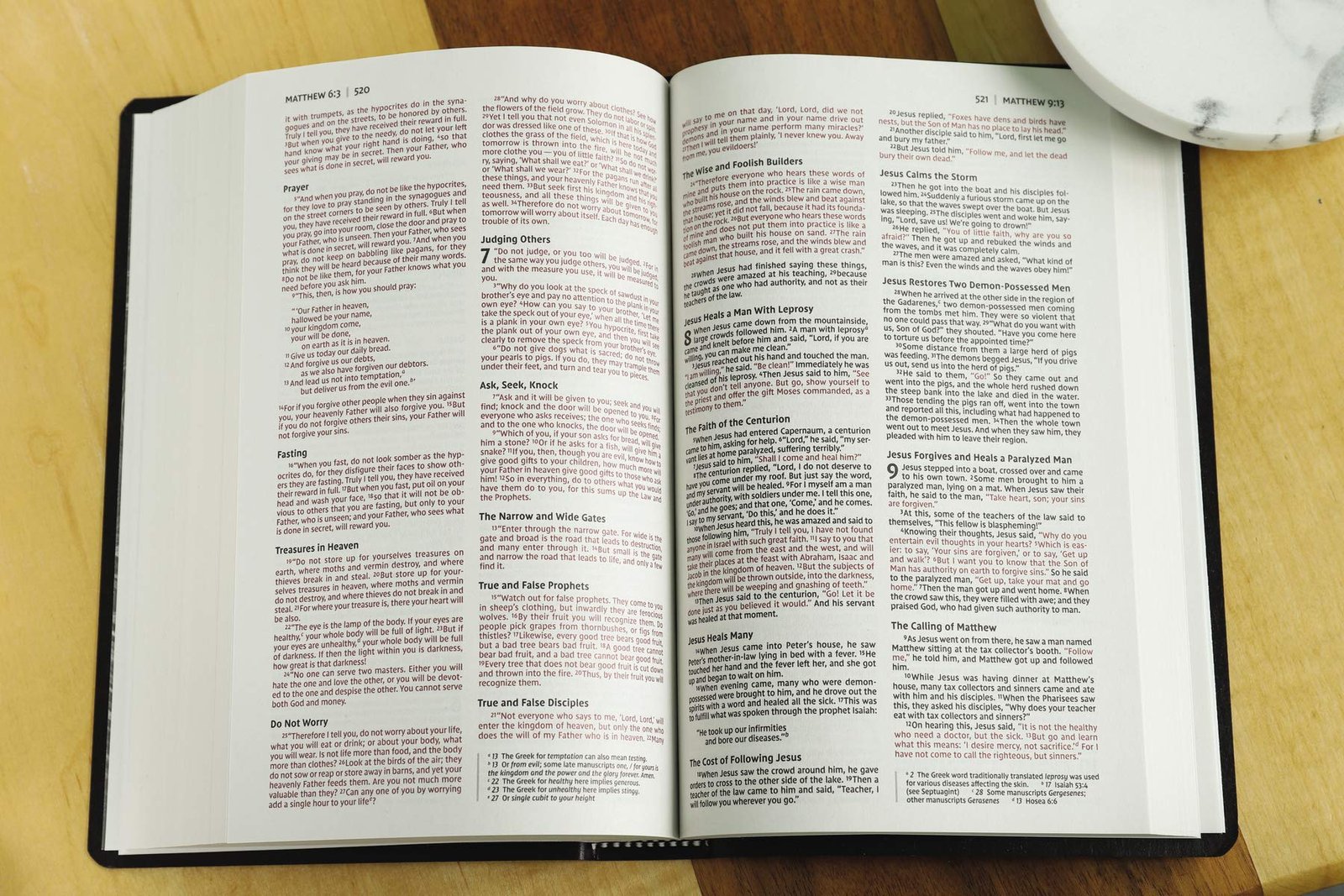 NIV Gift and Award Bible with leather-look binding in Comfort Print, New International Version