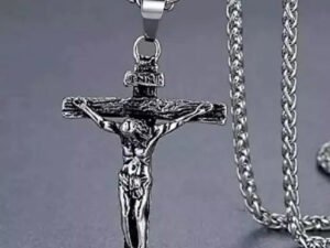 MURLIWALA Stainless Steel Jesus Christ Cross Pendant Necklace - Catholic Christian Jewelry for Men and Women (Silver)