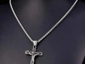 MURLIWALA Stainless Steel Jesus Christ Cross Pendant Necklace - Catholic Christian Jewelry for Men and Women (Silver)
