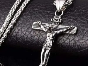 MURLIWALA Stainless Steel Jesus Christ Cross Pendant Necklace - Catholic Christian Jewelry for Men and Women (Silver)