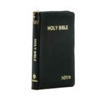 NIV Medium Zip Cross Black