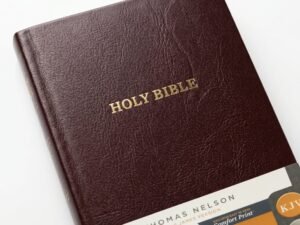 Studio photo of KJV Gift & Award Bible, Comfort Print Burgundy Leathersoft in detail